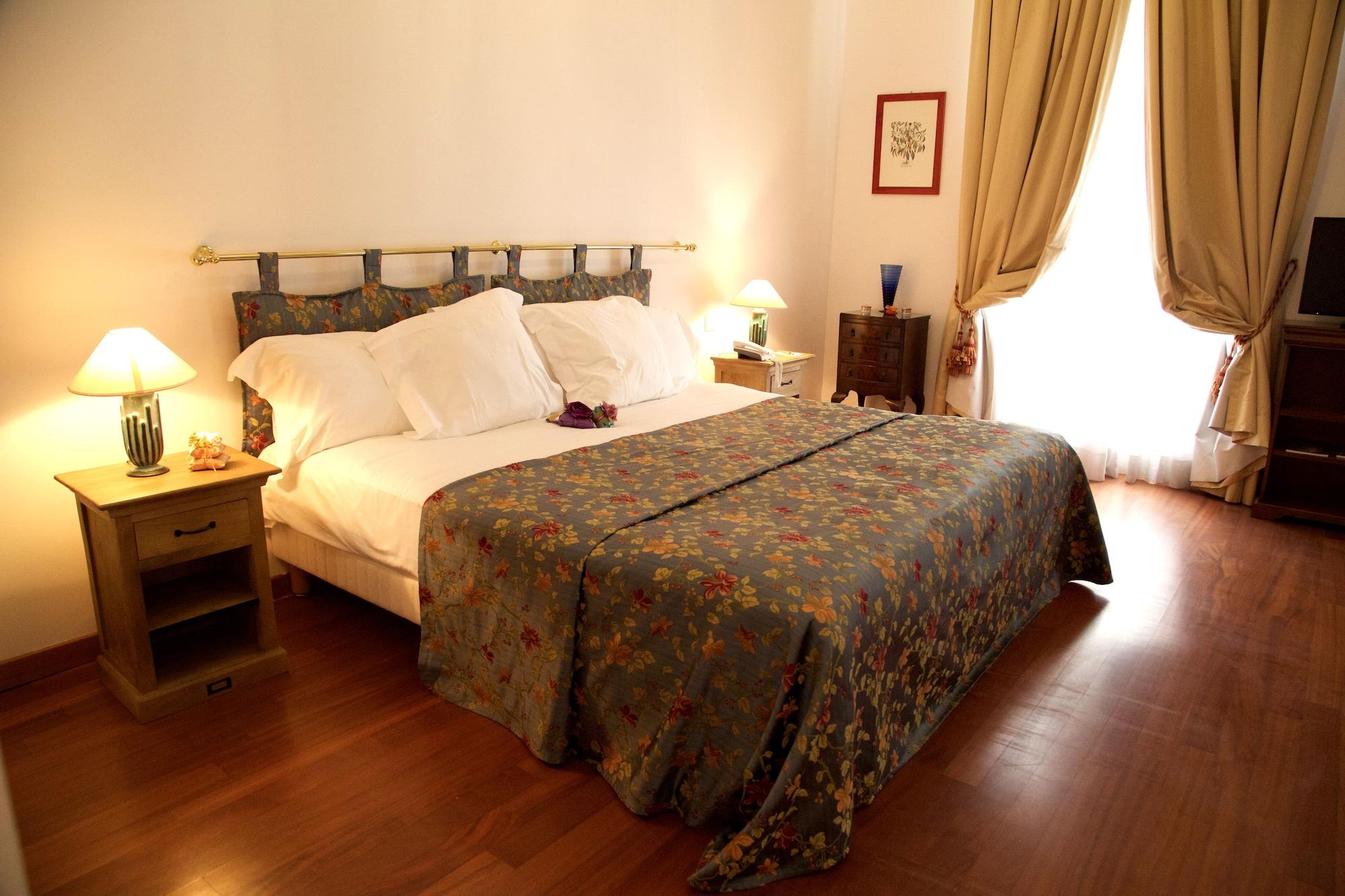 Grand Hotel Des Ambassadeurs Menton Exterior foto